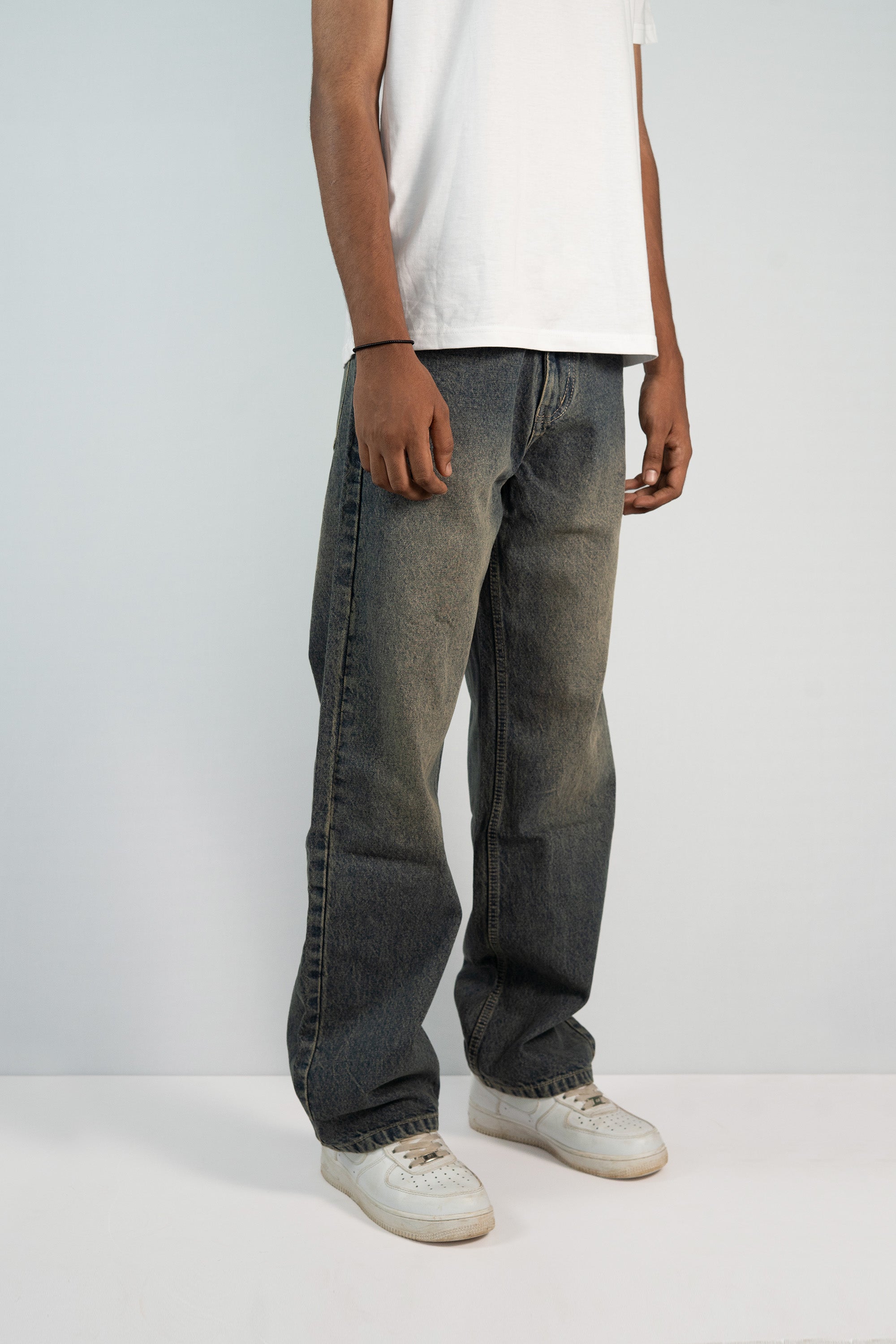 STRAIGHT FIT JEANS-GREY
