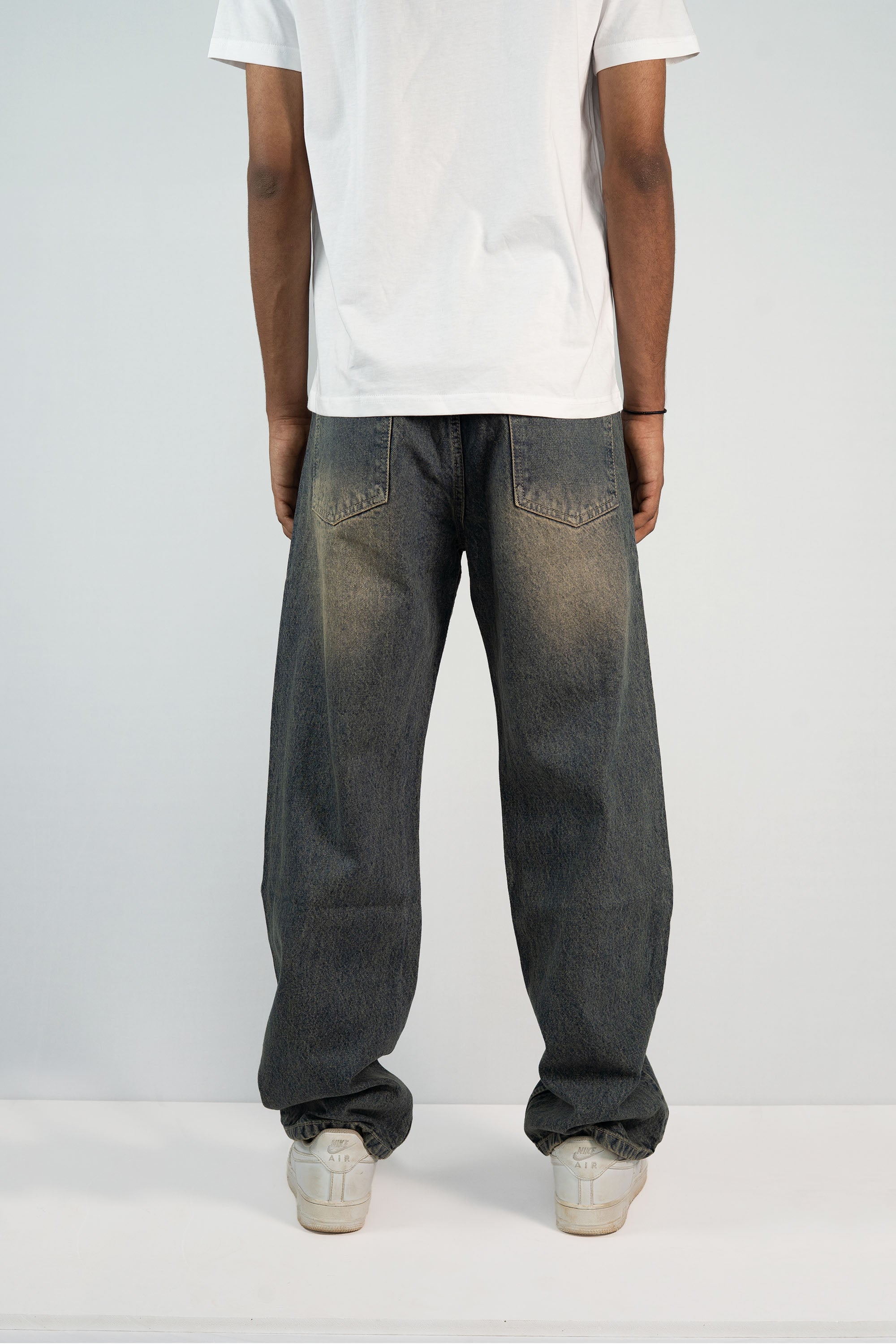 STRAIGHT FIT JEANS-GREY