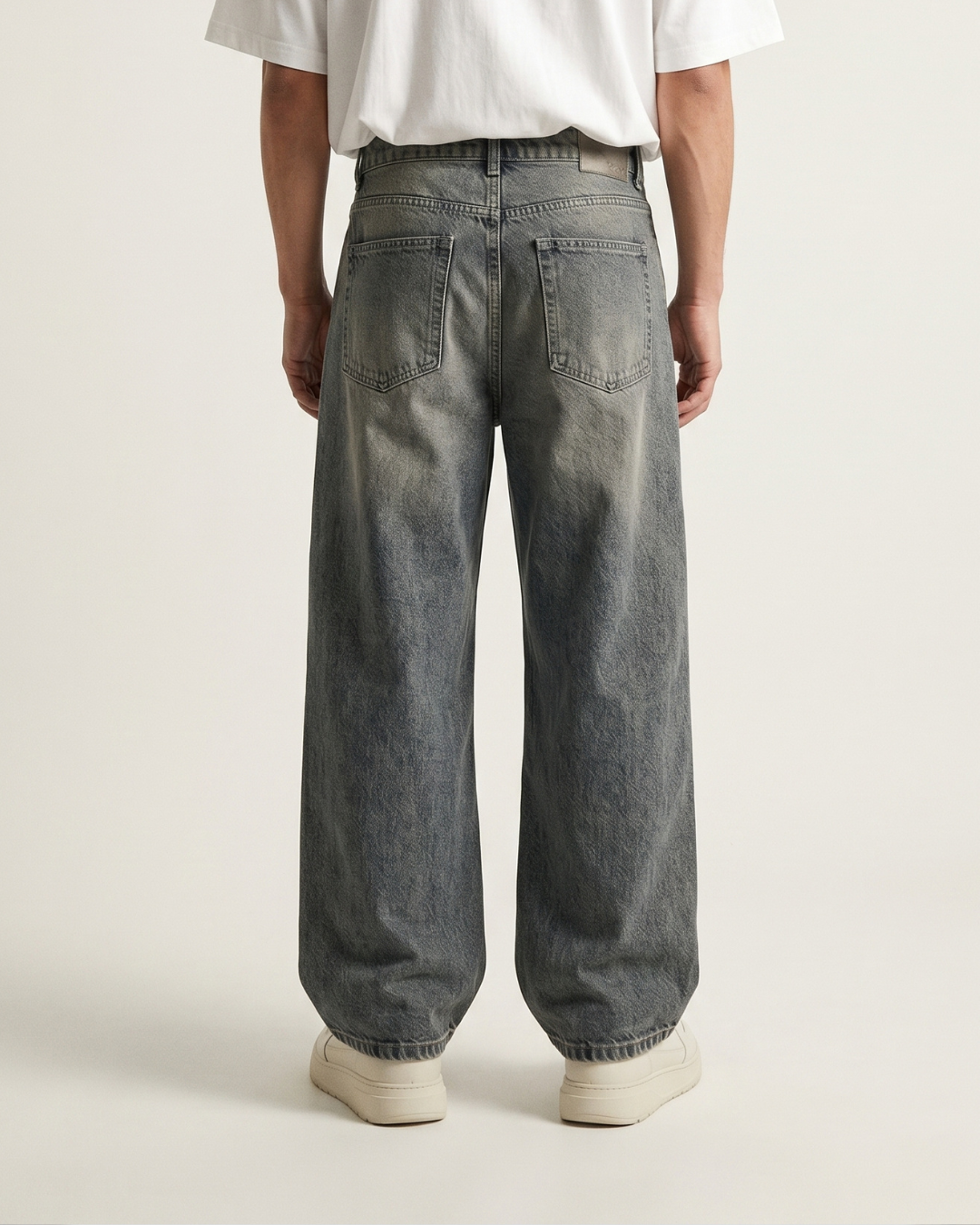 STRAIGHT FIT JEANS-GREY